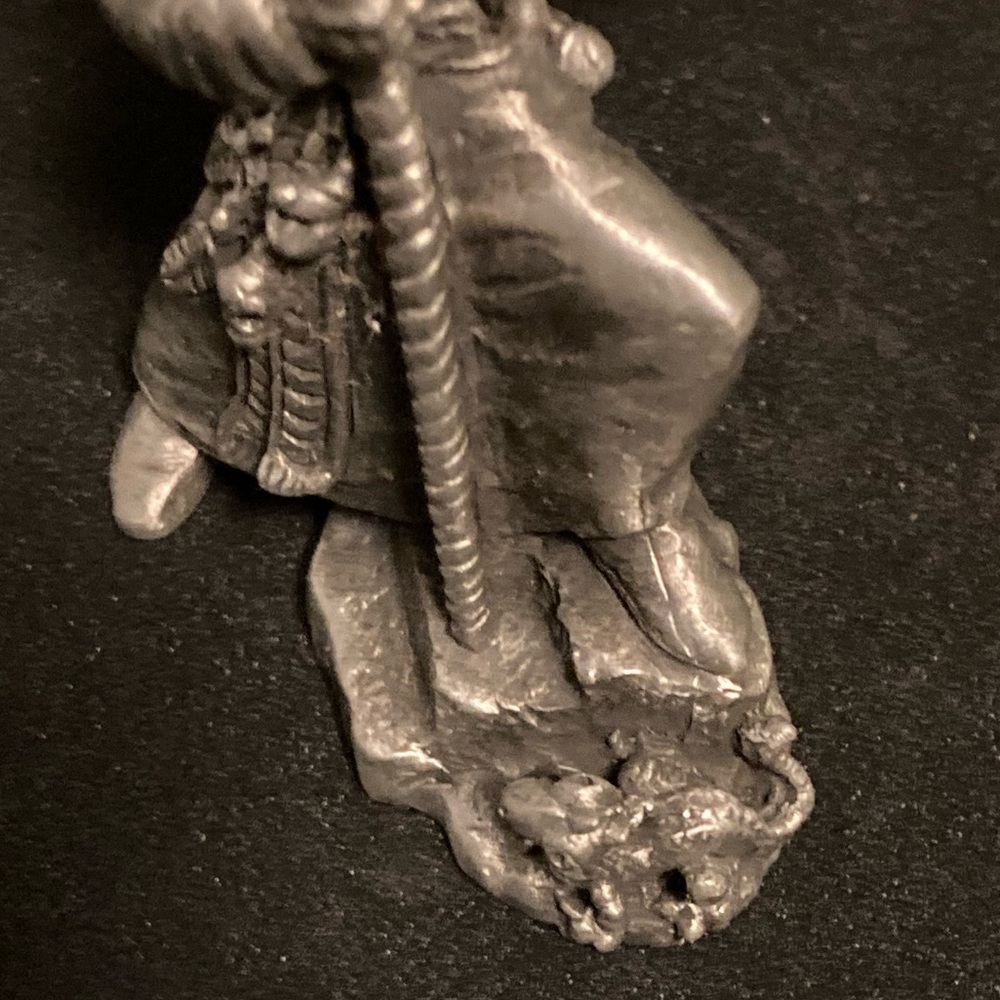 Pewter Fantasy Wizard with Owl Mystic Figurine Holding Crystal Balls - Picture 8 of 10